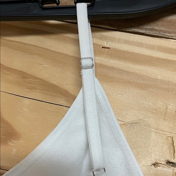 Dynamic size OS White Spaghetti Strap Super Stretchy & Soft V-neck Crop Top - Picture 6 of 7